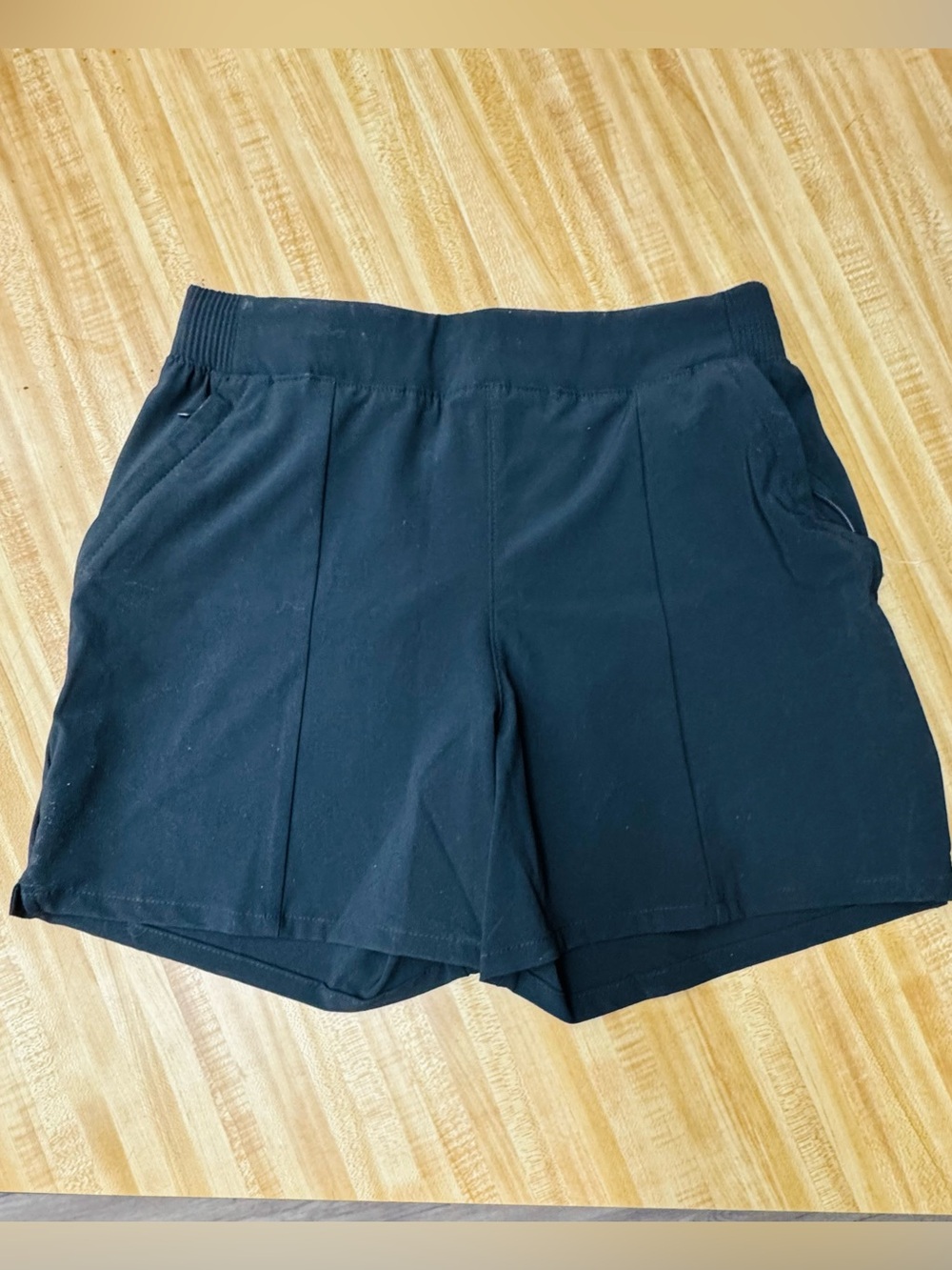 Columbia PFG black shorts S, NWOT
